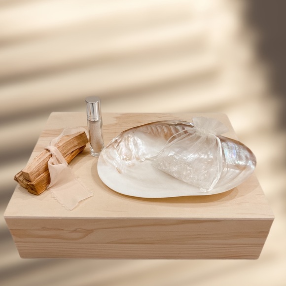 Rose Quartz Crystal Bath Infusion Set with Mother of Pearl Shell Palo Santo - Picture 2 of 4
